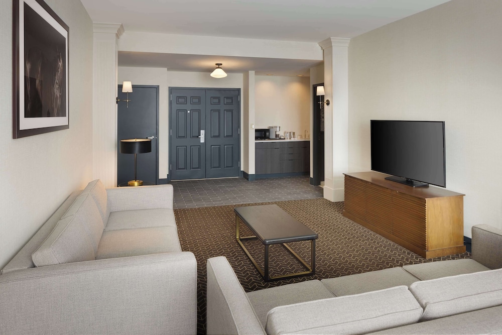 DoubleTree Suites by Hilton Hotel Lexington - photo 36