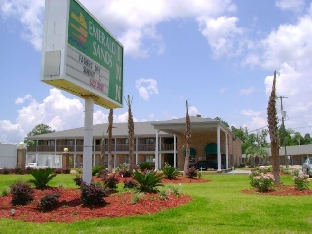 Emerald Sands Inn - photo 16