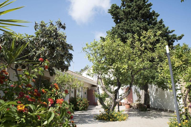L'Albero - carbon neutral hotel in Porto Empedocle