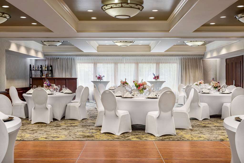 Viana Hotel and Spa Trademark Collection by Wyndham - photo 42