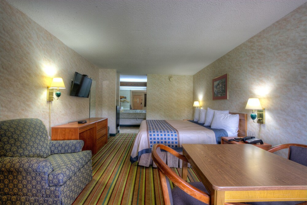 Red Roof Inn & Suites Athens AL - photo 7