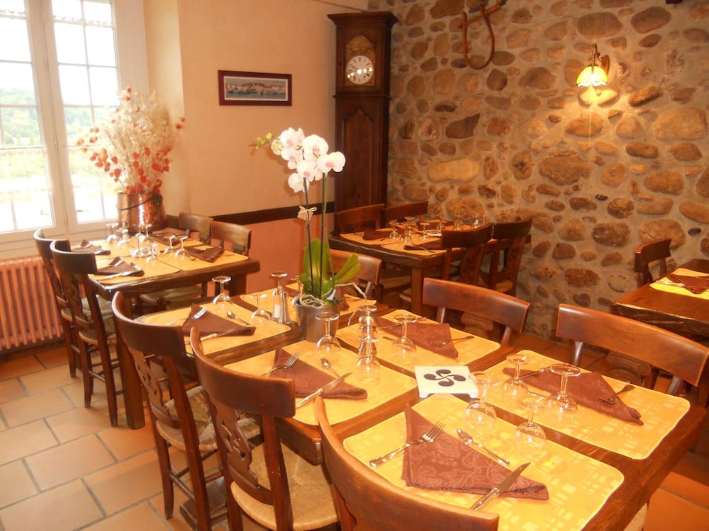 L'Auberge Basque - carbon neutral hotel in Tarbes