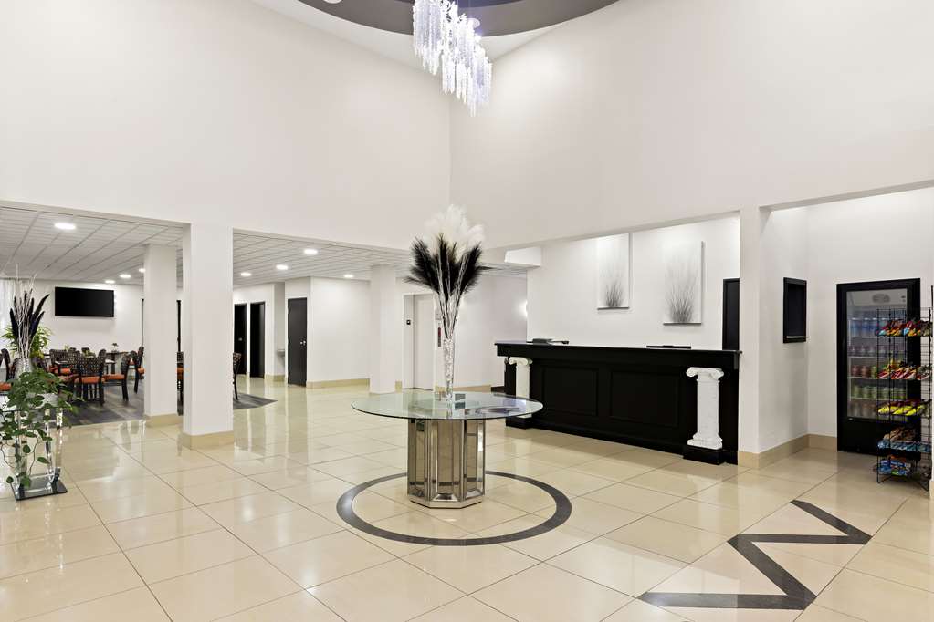 Sonesta Essential Savannah - photo 19
