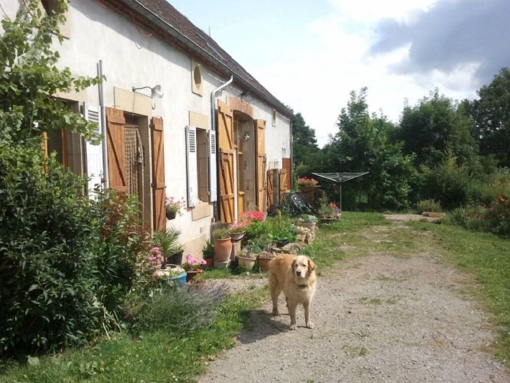 Le Champ Bouchon — hotel in Moulins