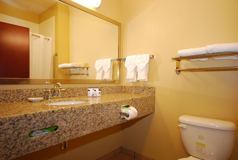 Paradise Inn & Suites - photo 11