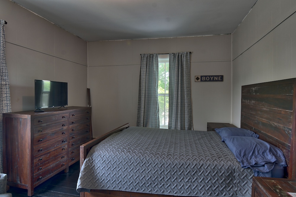 Charlevoix House - photo 10