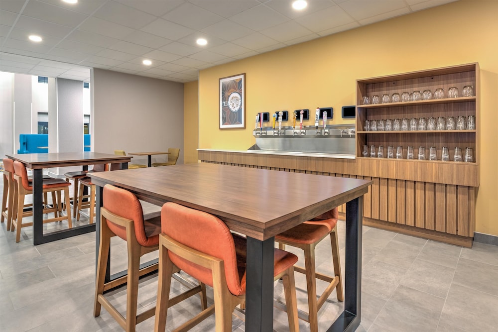 Hampton Inn & Suites by Hilton Little Rock Airport - photo 30
