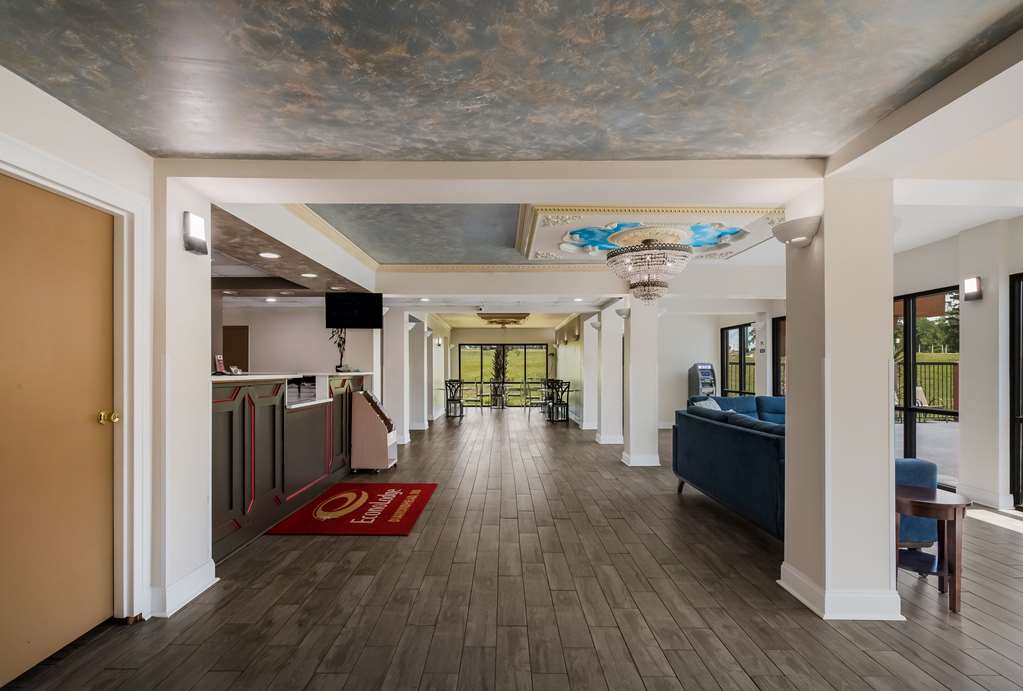 Econo Lodge Inn & Suites Diamondhead - photo 6