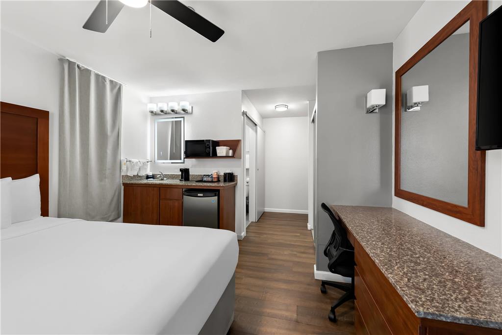 Comfort Inn Gaslamp Convention Center - photo 13
