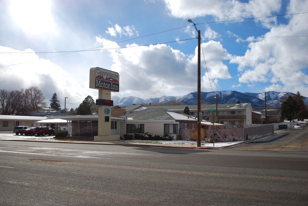 Canyonlands Motor Inn - photo 15