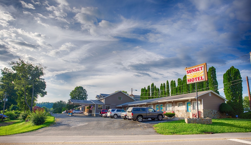 Sunset Motel — Murphy