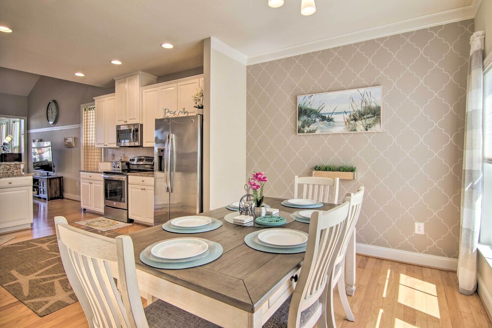 Resort Amenities & Screened Porch: Ocean View Home - photo 20