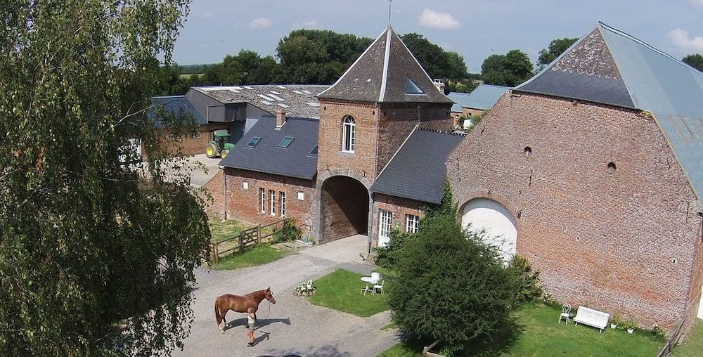 Domaine de la ferme de Ribeaufontaine — hotel in Le Nouvion-En-Thierache