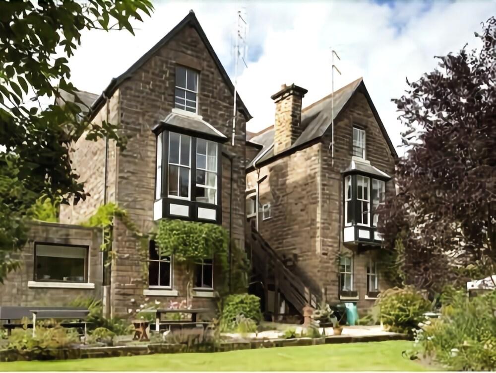 Riverbank Guest House — 4-Star Luxury Hotel in Matlock, United Kingdom