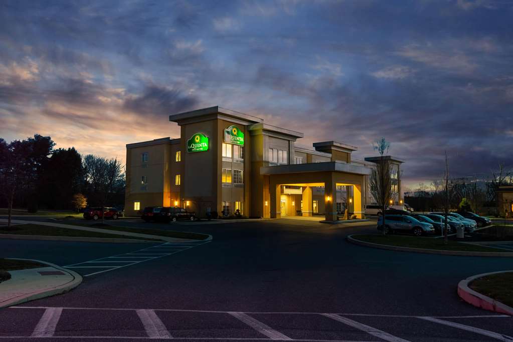 La Quinta Inn & Suites by Wyndham Harrisburg Hershey - photo 5