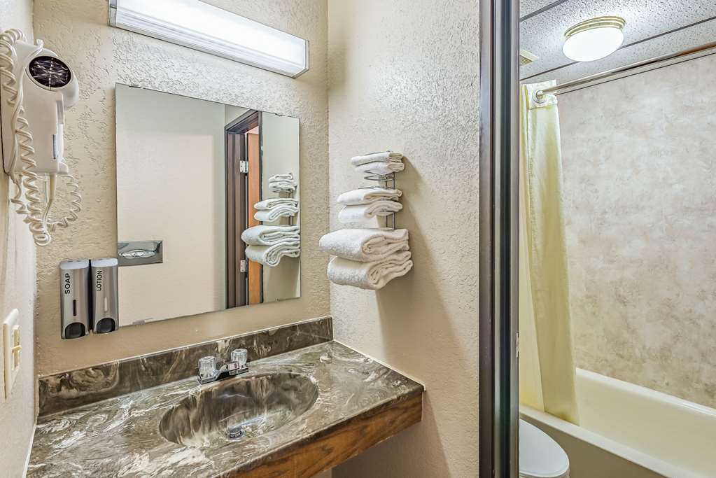 Rodeway Inn Saint Joseph - photo 14
