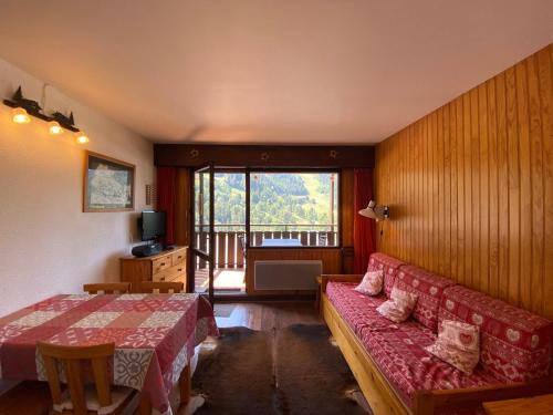 Studio La Clusaz 1 pièce 3 personnes FR 1 437 22 in La Clusaz, France