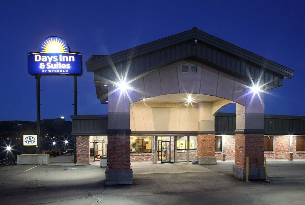 Days Inn & Suites by Wyndham Trinidad - photo 44