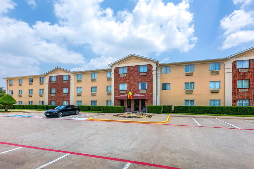 Super 8 by Wyndham Grapevine DFW Airport Northwest - photo 2