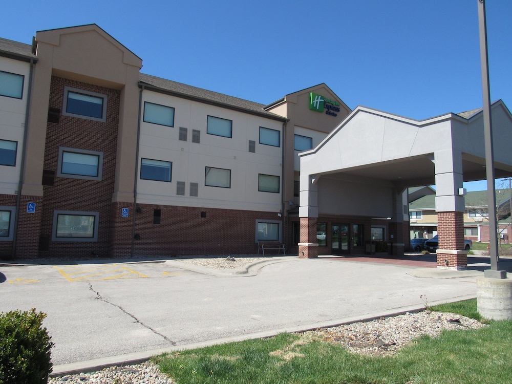 Holiday Inn Express & Suites South Lincoln by IHG - photo 77