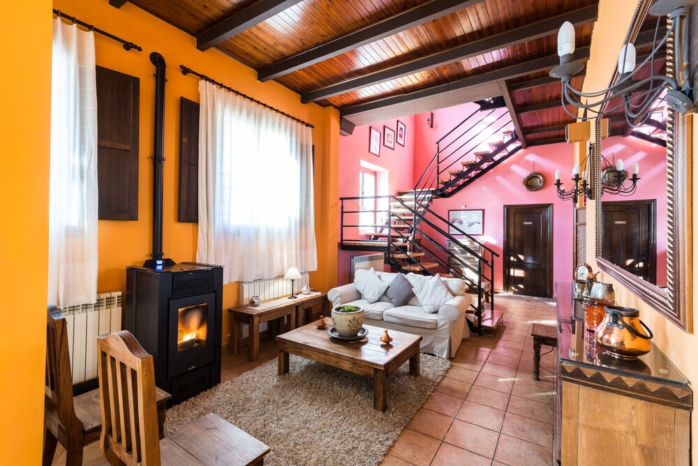 Hotel Restaurante El Molino — Bezas