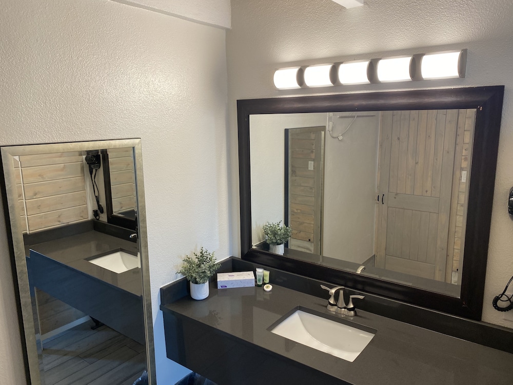 Gulf Coast Inn - photo 38
