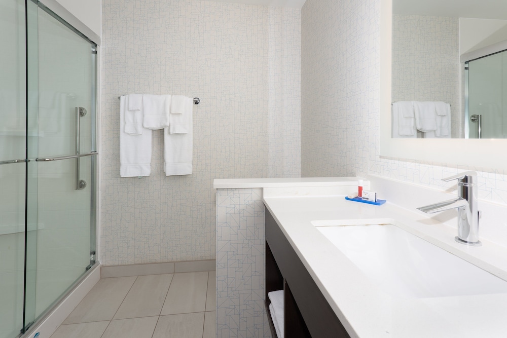 Holiday Inn Express & Suites Firestone Longmont by IHG - photo 16