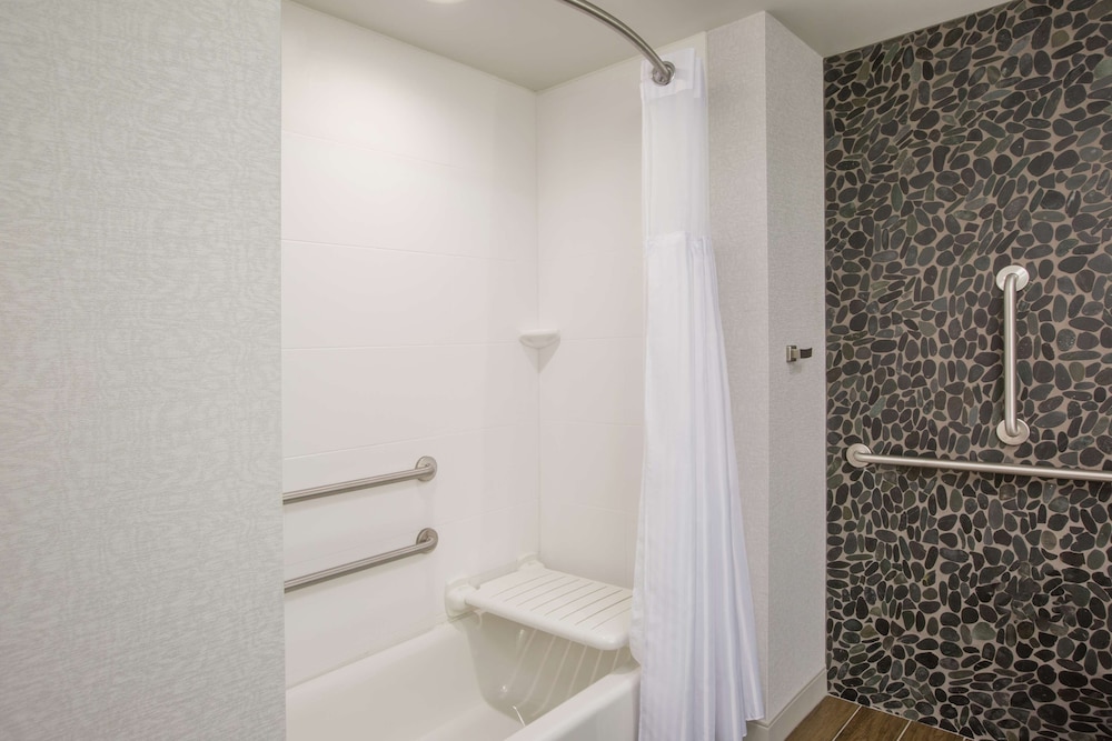 Hilton Garden Inn Olympia - photo 16