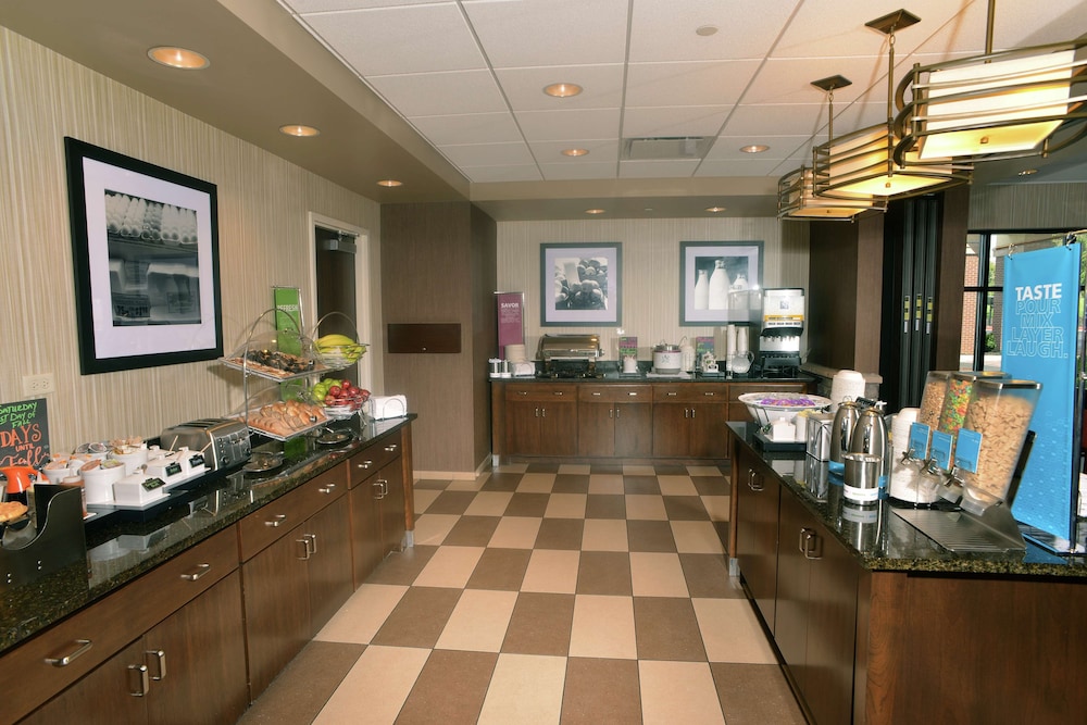 Hampton Inn Springfield Southeast - photo 27