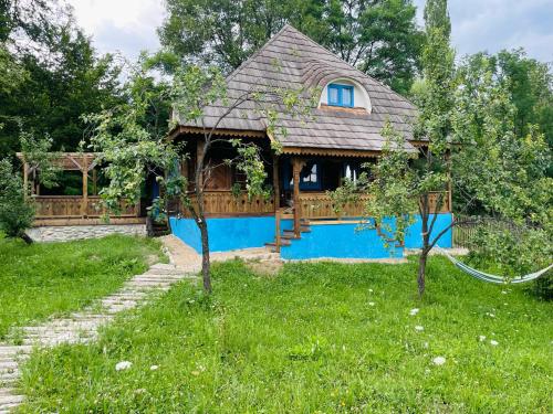 Inside The Village Bibliotheca — hotel in Tunari
