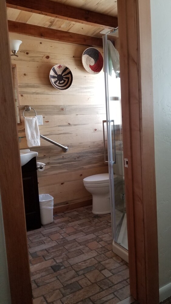 Stone Lizard Lodging - photo 20