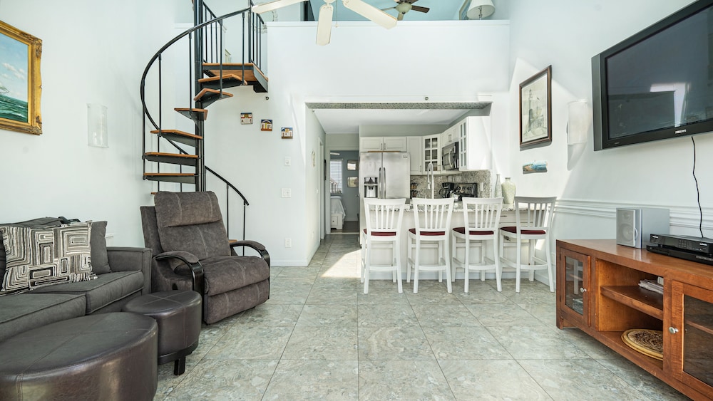 Windward Shores Ocean Resort - photo 9