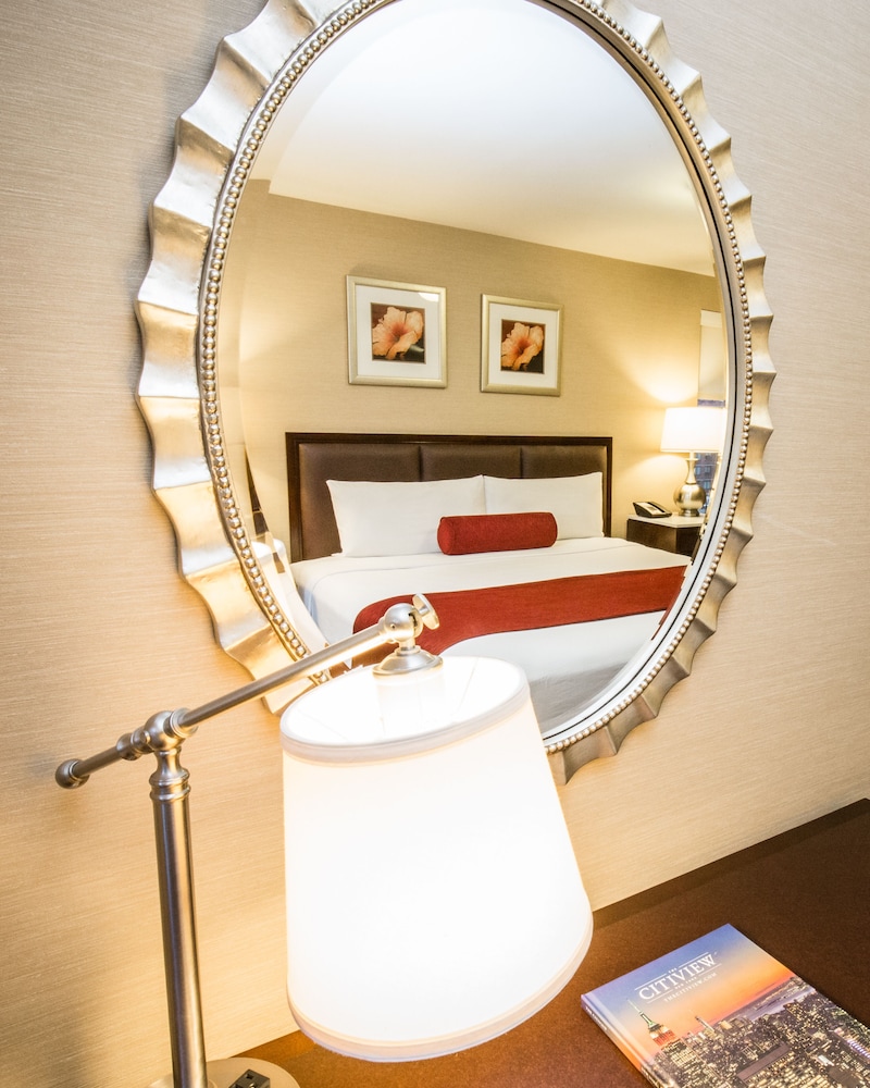 The Belvedere Hotel - photo 12