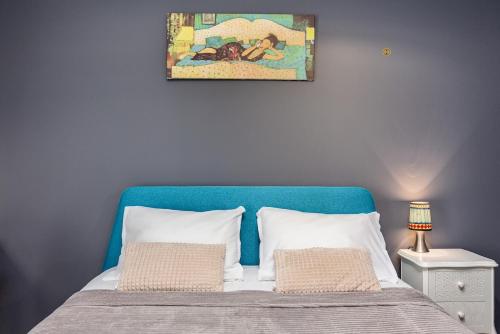 Art inspired Modern Flat near VAKE PARK with WIFI