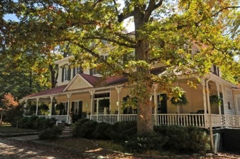 Edgeworth Inn - photo 20
