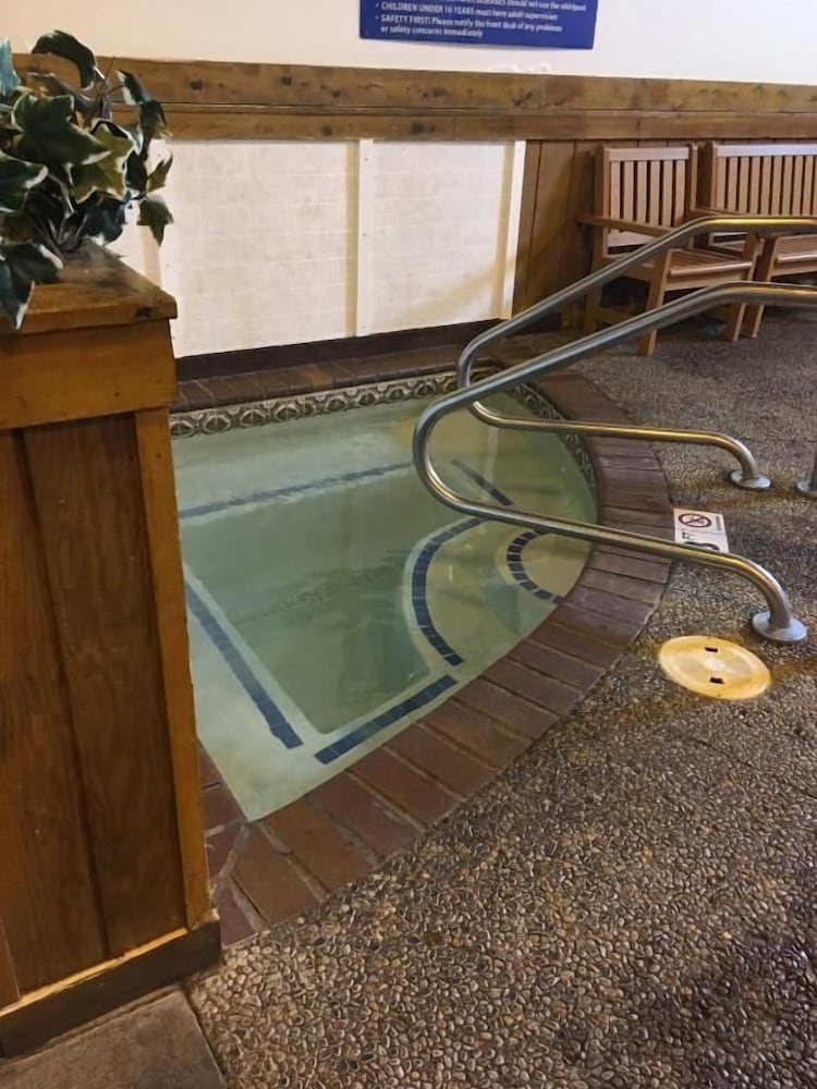 Superior Inn - photo 12