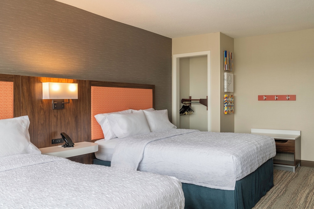 Hampton Inn by Hilton Manchester - photo 10