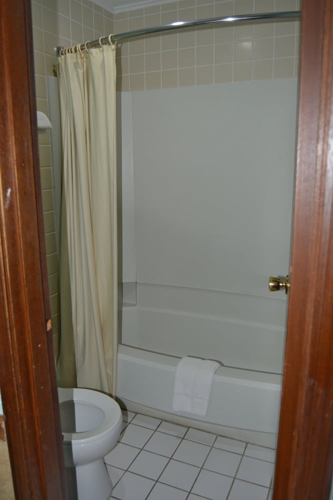 Budget Inn of Claypool Hill - photo 22