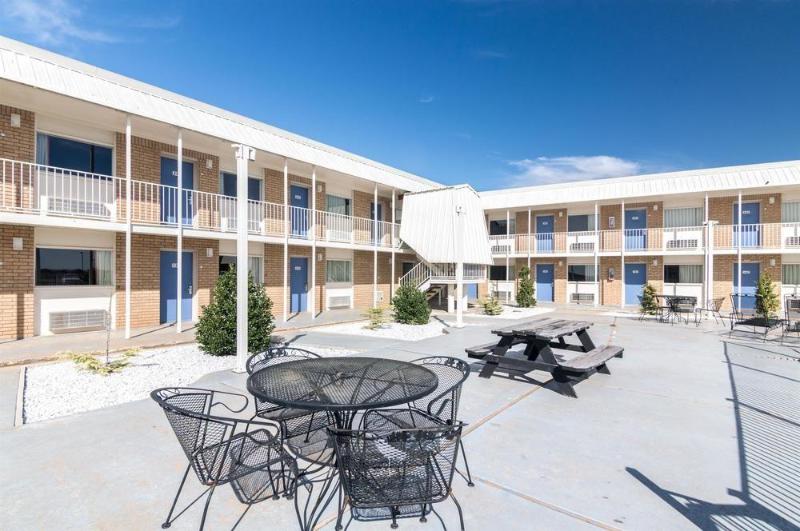 Motel 6 Clinton OK - photo 16