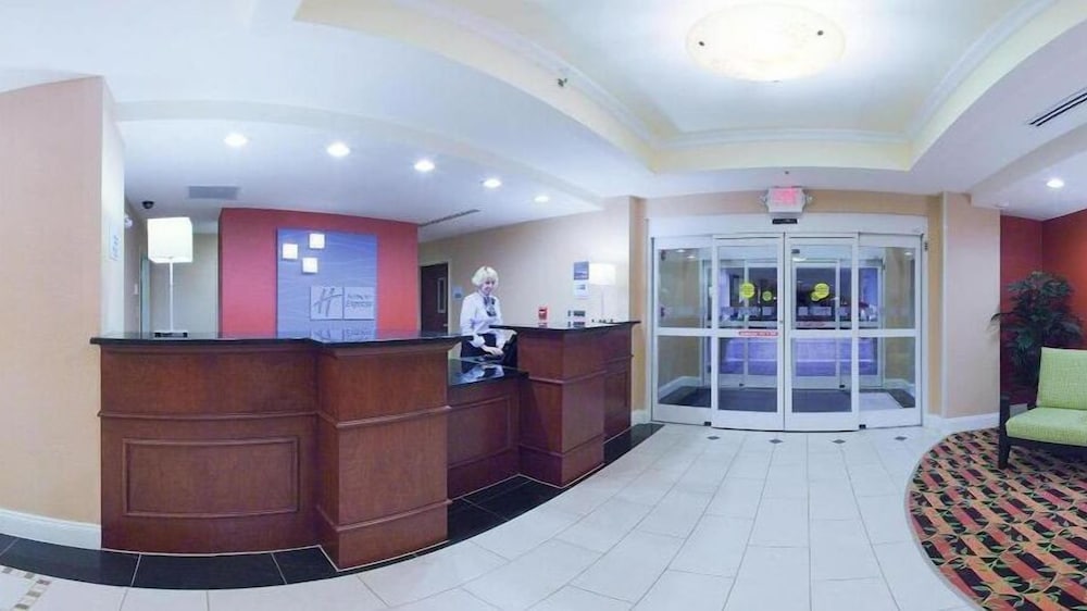 Holiday Inn Express Hotel & Suites Spartanburg North by IHG - photo 2