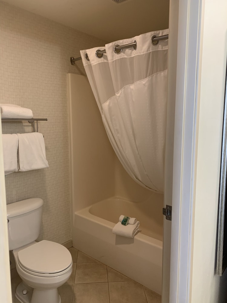 Holiday Inn Express Hotel & Suites Torrington by IHG - photo 18
