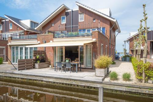 Meerzicht 59 Ideal family appt for 6 persons — 4-Star Luxury Hotel in Uitgeest, Netherlands