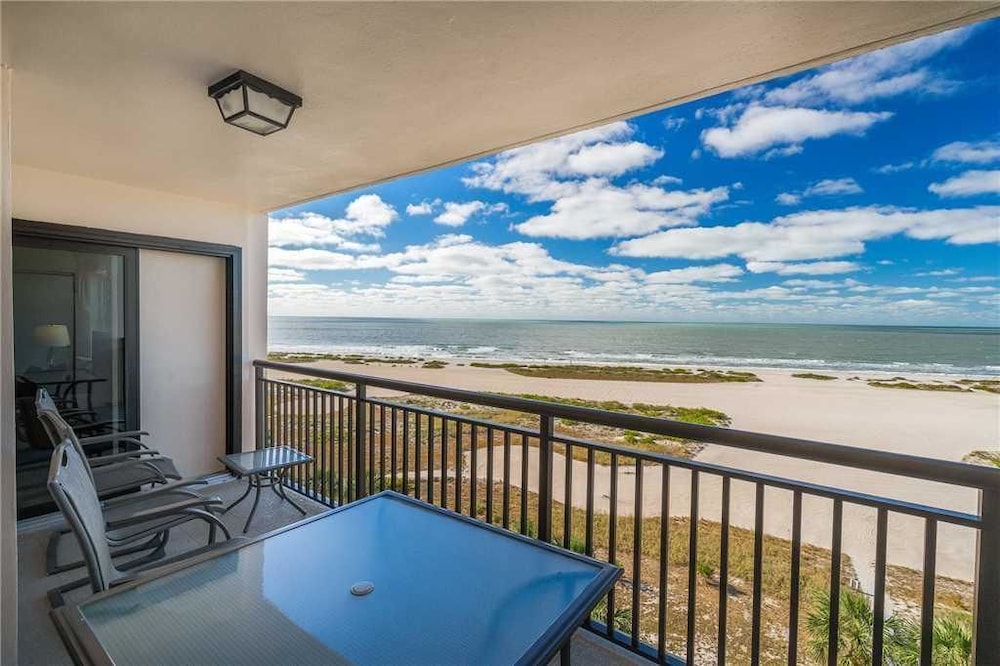 Harbour Light Towers 1105 11th Floor Beachfront Studio at Harbour Light Towers 23118 in Clearwater, United States