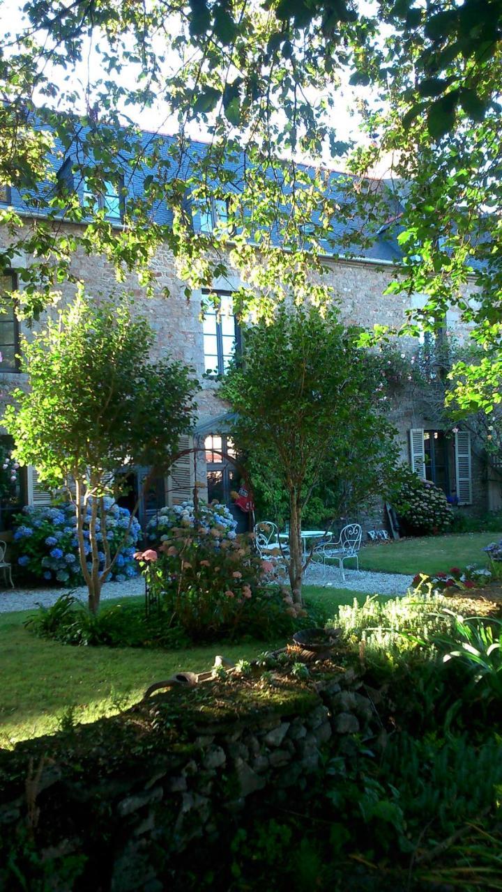 La Demeure du Collectionneur — hotel in Quintin