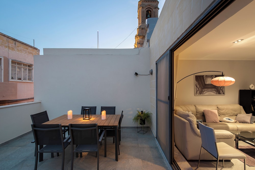 3BR Penthouse with huge terrace Sliema Triq Trofimu — 4-Star Luxury Hotel in Sliema, Malta