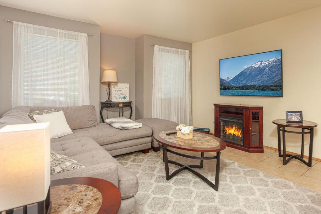 Our Hidden Gem Walk to Downtown Leavenworth The Alpine Village Collection — 4-Star Luxury Hotel in Leavenworth, United States