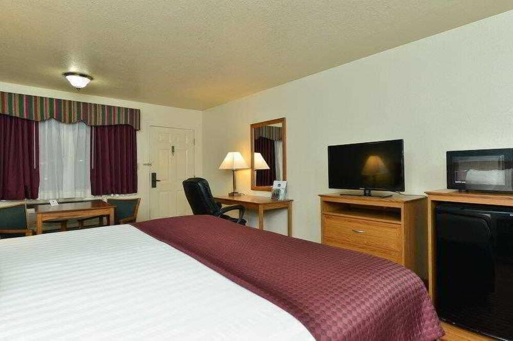 Best Western Western Skies Inn - photo 7