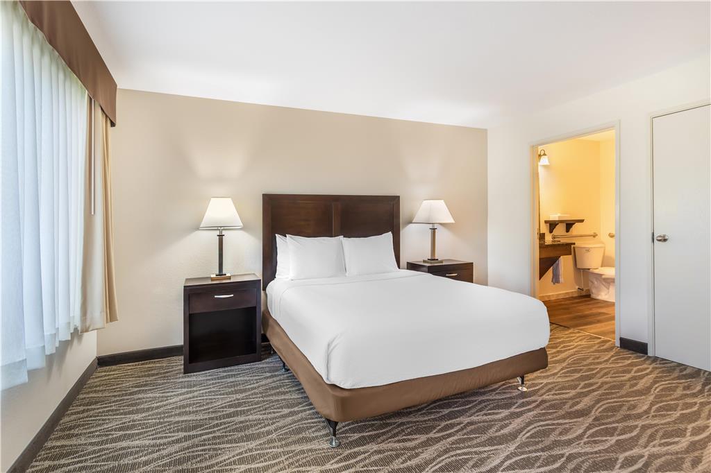 Best Western Plus Valdosta Hotel & Suites - photo 19