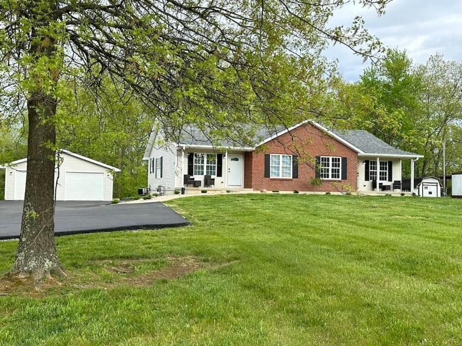 Suite 1 18464892 — Butler