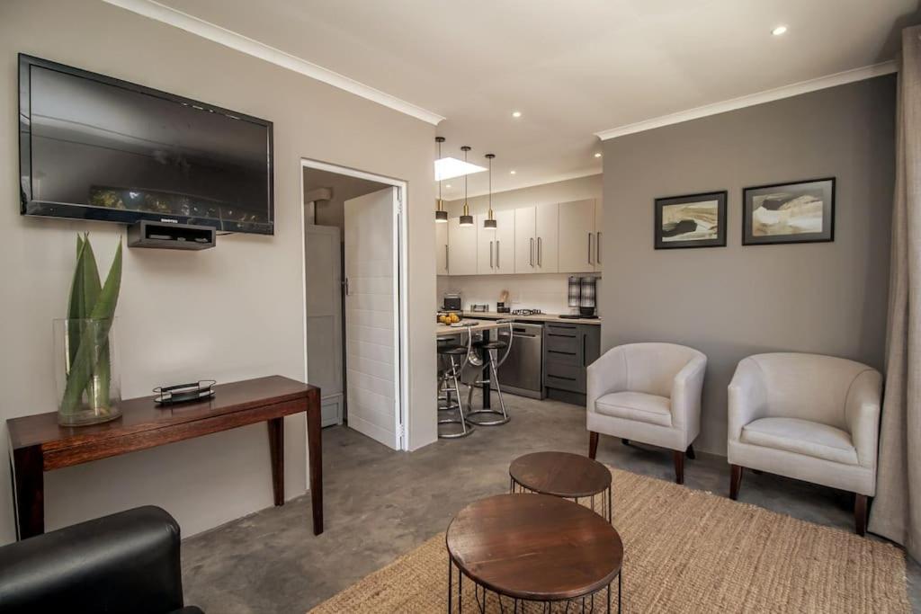 Studios on 2nd Studio 3 — 4-Star Luxury Hotel in Port Elizabeth, South Africa